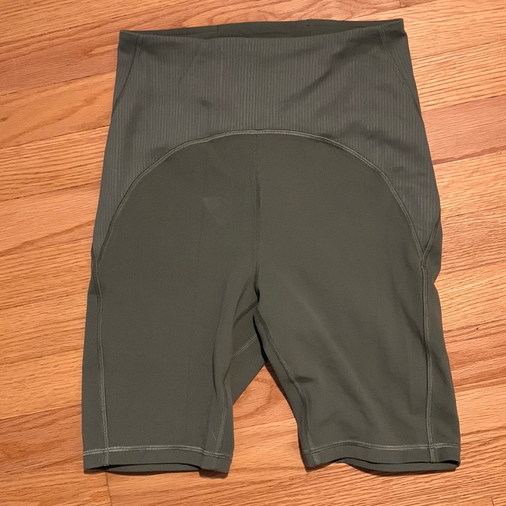 Lululemon 6” Bike Short